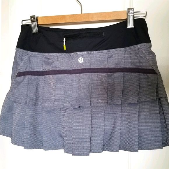 lululemon athletica Dresses & Skirts - *SOLD* Lululemon Pace Setter Skirt / Skort